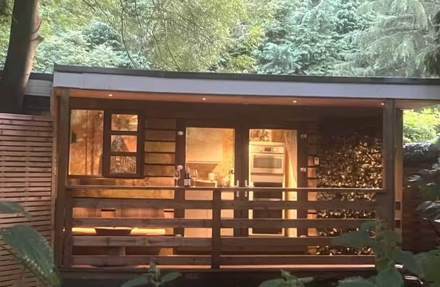 Parry’s hideaway, cosy little cabin by the stream, listening to the birds.