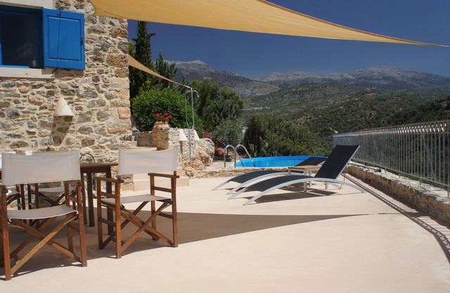 Particularly attractive and comfortable house in authentic Greek style with swimming pool