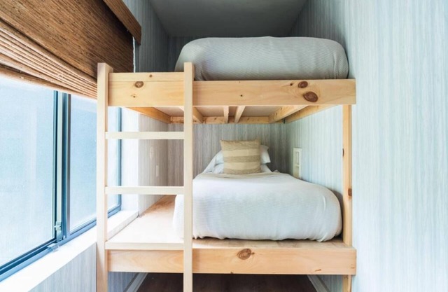 Party Friends Suite l Two Queen Beds l Fun & Spacious at Bluebird