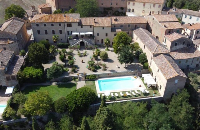 Pasqui Villas La Consuma villa storica in paese con vista pscina WiFi