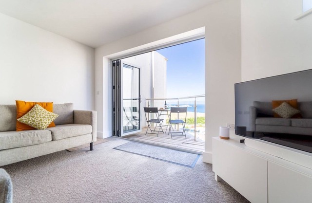 Pass the Keys | NEW NEWQUAY ADULT ONLY SEA VIEW RETREAT