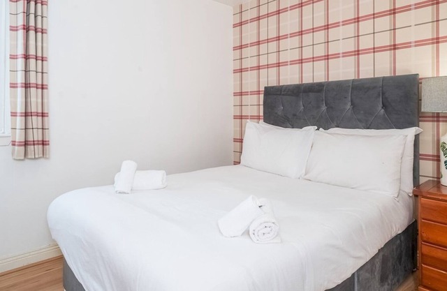 Pass the Keys | 3 Bedroom Townhouse with Parking