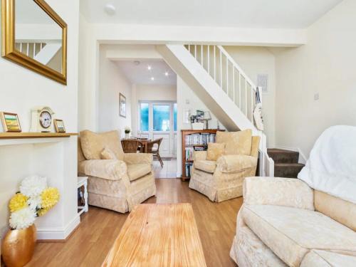 Pass the Keys 55 Heworth Village Wonderfully Cosy Family Home in York