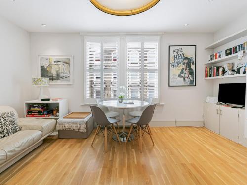 Pass the Keys Apartment on Iconic Portobello Road