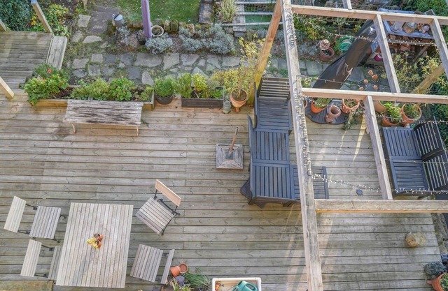 Pass the Keys | Elegant 5-Bed Edwardian Home with Garden & Parking