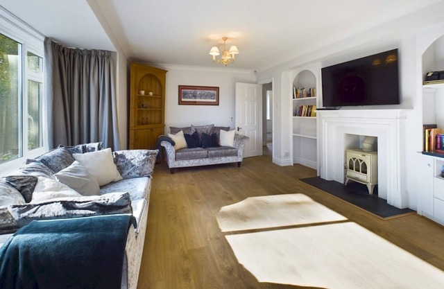 Pass the Keys | Grand country home with space for all the family
