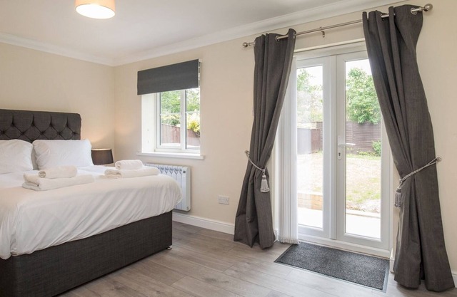 Pass the Keys | Newly Refurbished 4 SLR Flat Free Parking