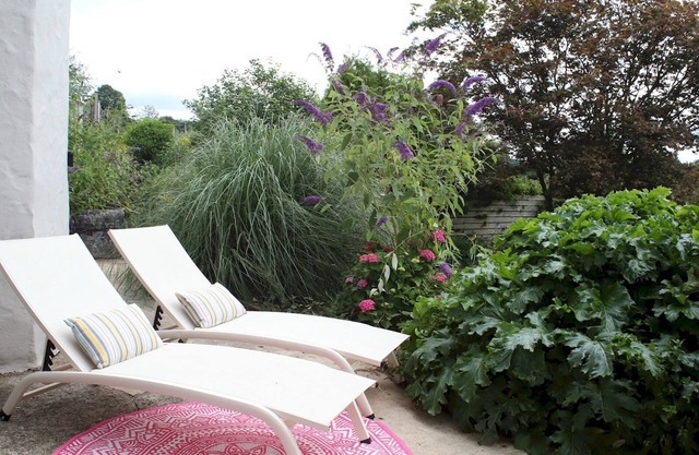 Pass the Keys | Pet friendly Garden flat in Carmarthen