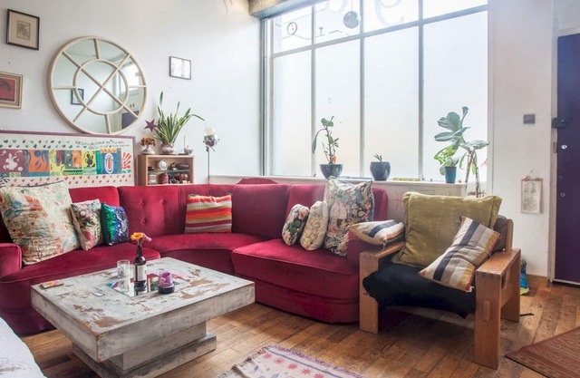 Pass the Keys | Quirky Antique Apartment in Trendy Clapton