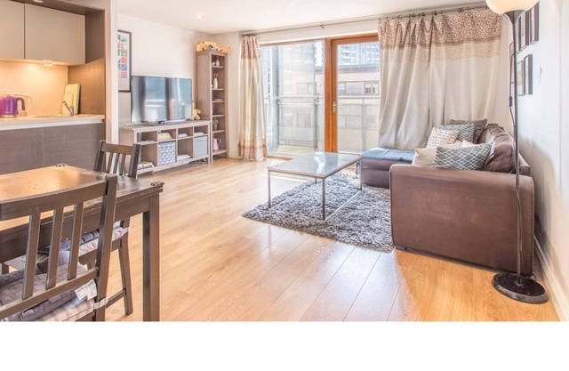Pass the Keys | Smart & trendy flat near Bow Road Station
