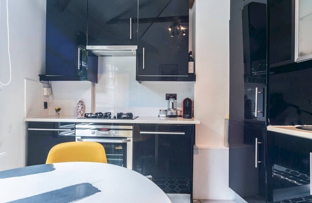Pass the Keys | Stylish Apartment In The Heart Of Richmond
