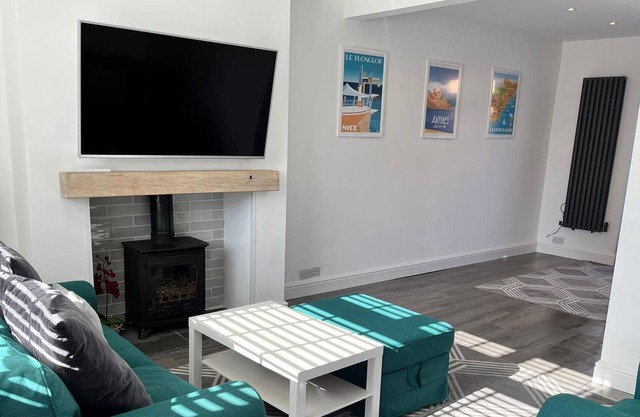 Pass the Keys | Well located 2 bedroom home Beautifully decorated