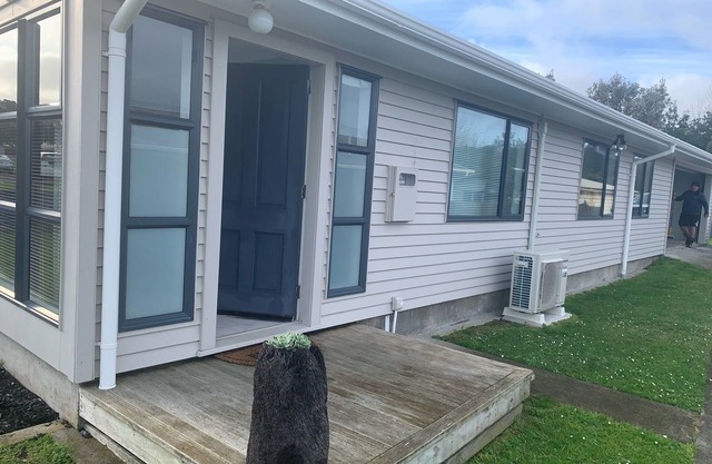 Patea Hurleys Retreat House sleeps 8