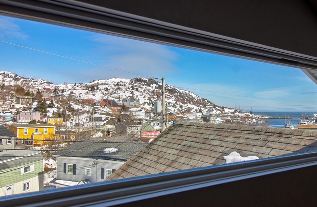Patey’s Port Inn | 3 Bd | Hot Tub | Driveway