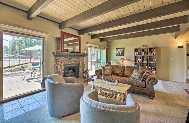 Patio & Fireplace: Country Club Pinetop Condo!