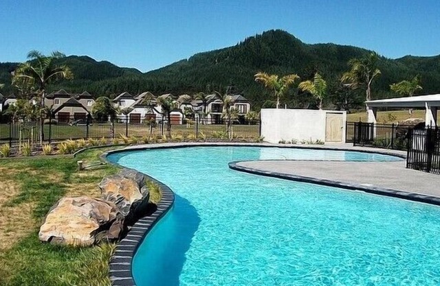 Pauanui Lakes - Pauanui Holiday Home