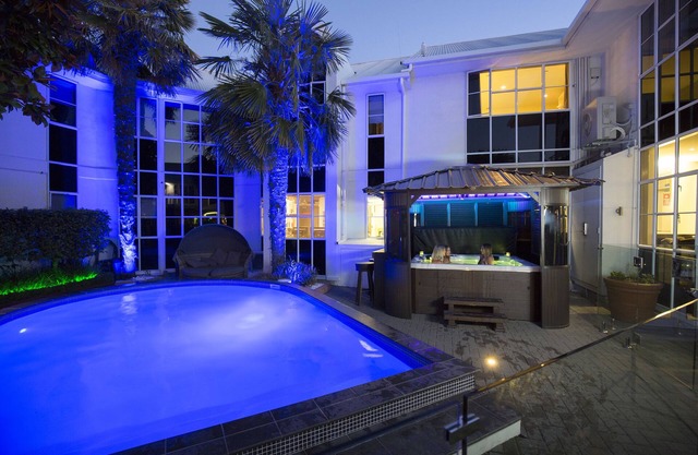 Pavilions Hotel