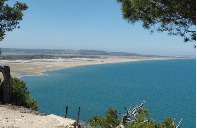 Pavillon au la Franqui, a stone's throw from the sea.