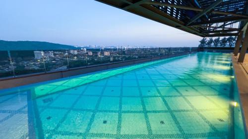 Paxtonz Suite Damansara by Light House