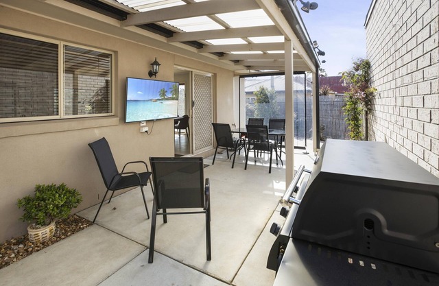 Paynesville Villa: Relax with everything you need for a relaxing stay