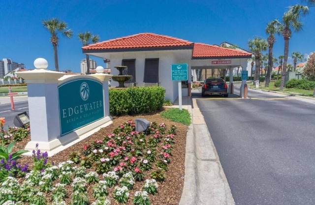 PCB Edgewater Resort Villa 2-bedroom Sleeps 8 with WiFi & A/C. Newly remodeled