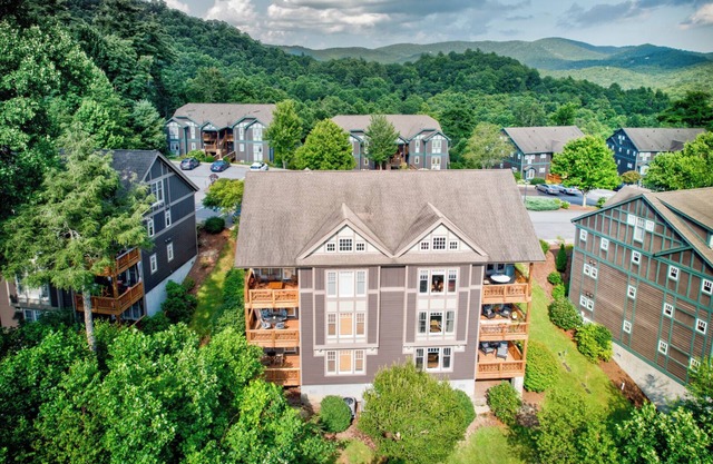 Peace at Echota - Direct Grandfather Mtn Views!