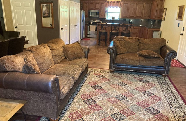 Peace in the Pineywoods - Family home on 20 Acres with hot tub and outdoor space