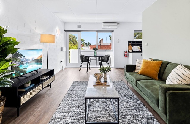 Peaceful 1-Bed Apartment Near the City Centre