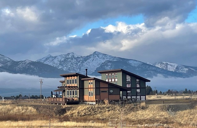Peaceful 1-bedroom apartment with amazing views.