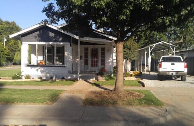 Peaceful 1930 One Bedroom Bungalow