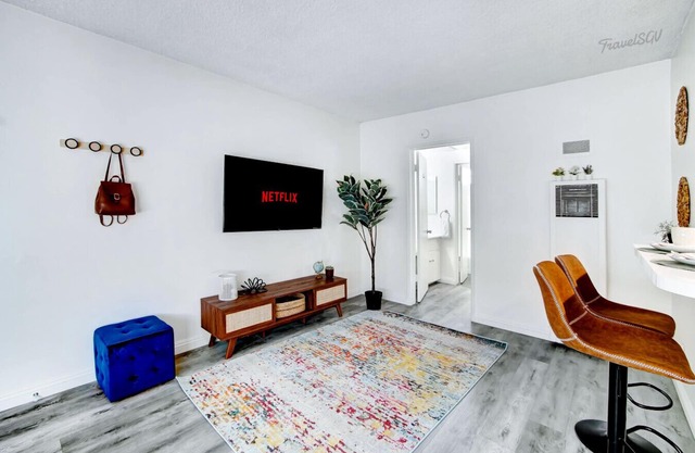 Peaceful 1BR Stay + Parking + Near DTLA #TravelSGV