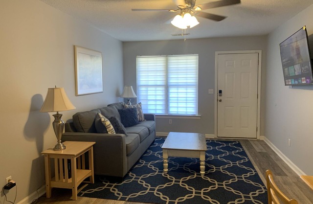 Peaceful 2 Bedroom 2 Full Bath Condo with convenient Location