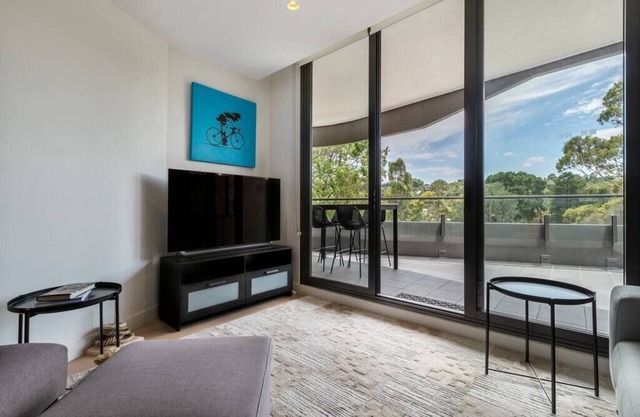 Peaceful 2 bedroom unit with parking
