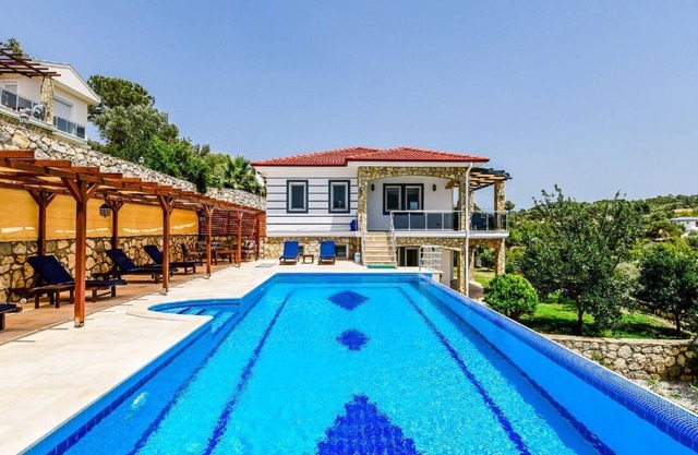 Peaceful 4BR Villa W/ Pool, Fethiye Villa 1006