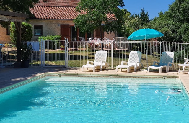 Peaceful 5-person gîte with secure pool (sleeps up to 9)