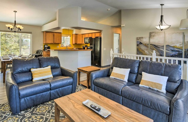 Peaceful Anchorage Getaway 12 Mi to Downtown!