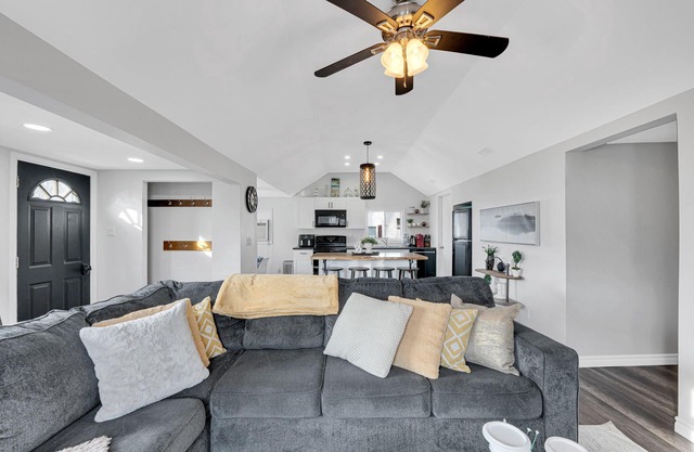 Peaceful and Private - 5 Minutes from Beach & Wineries