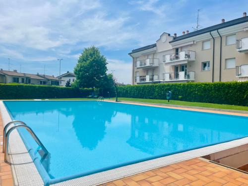 Peaceful Apartment Near Sirmione Center with Pool