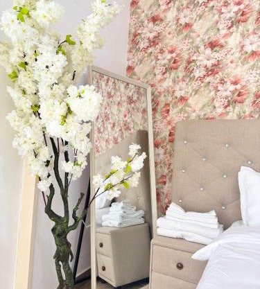 Peaceful APT at Luanda Bay