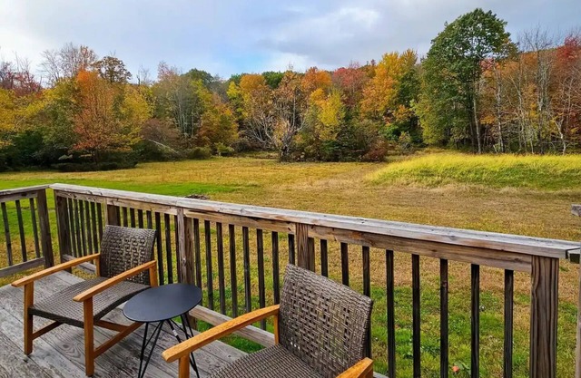 Peaceful, Beautiful, & Great Location! Enjoy your stay at Foxtrot 2!
