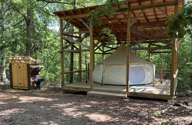 Peaceful Belle Tent on 32 acre private farm 1 mile from downtown Landrum