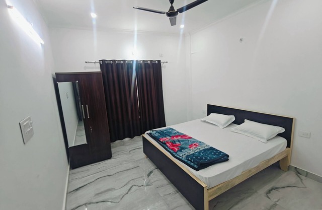 Peaceful Budget Stay | Near IIM Road