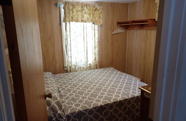 Peaceful cabin on Robinson Lake at Millers Resort!!!