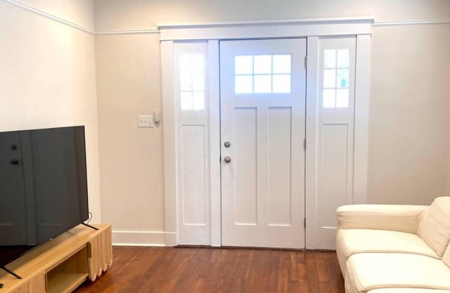 Peaceful & Charming 2-bed cottage 5 min away from French Qtr