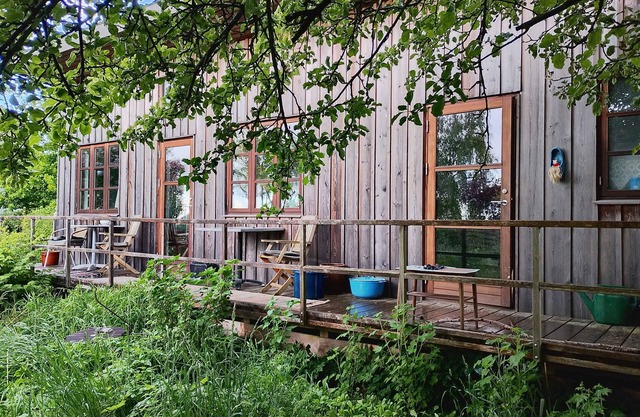 Peaceful cottage with view near fjord trails
