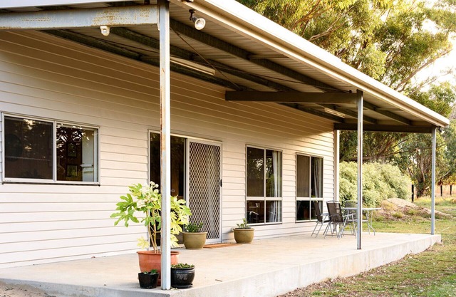 Peaceful cottage retreat an hour from Melbourne
