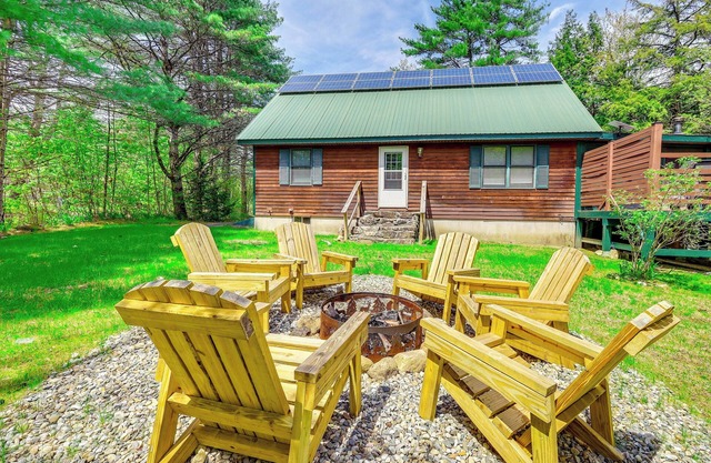 Peaceful Family Cabin on Schroon River!