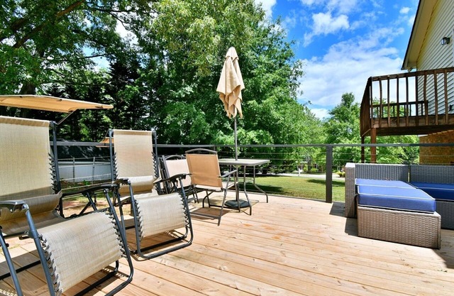 Peaceful Family Home w/ Game Room - 9 Miles to Downtown Greenville. Pet Friendly
