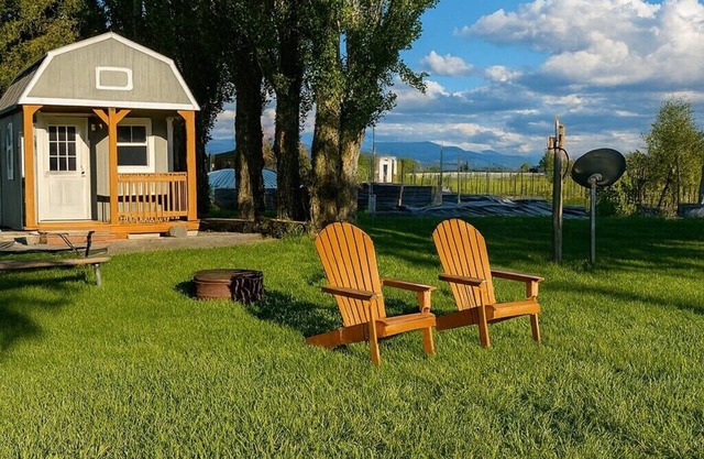 Cozy.Quiet.Just Right -Glamp in Comfort