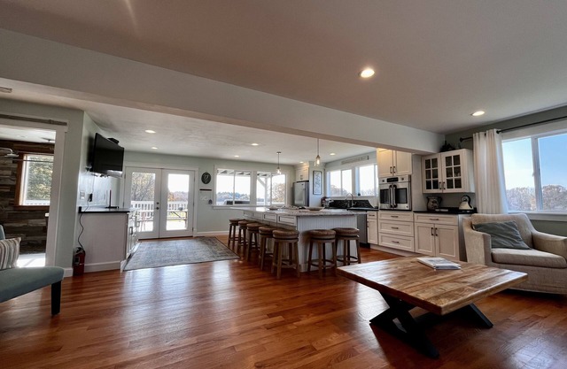 Peaceful farm house located in central Southeastern Massachusetts's